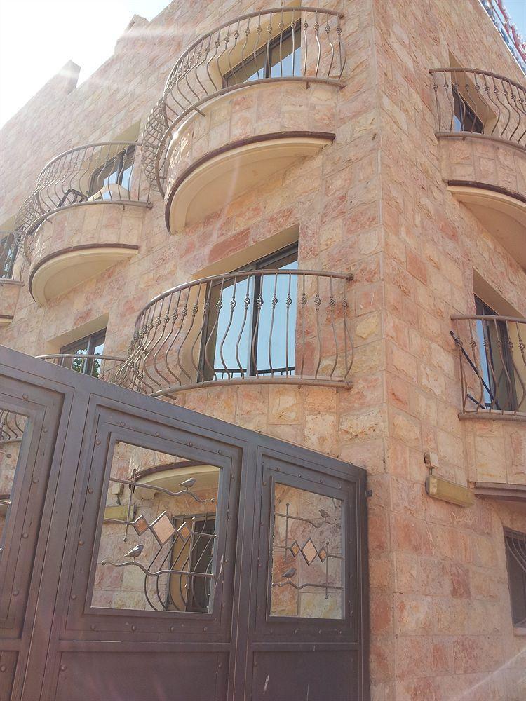 Faulty Towers Hotel Eilat Exterior foto