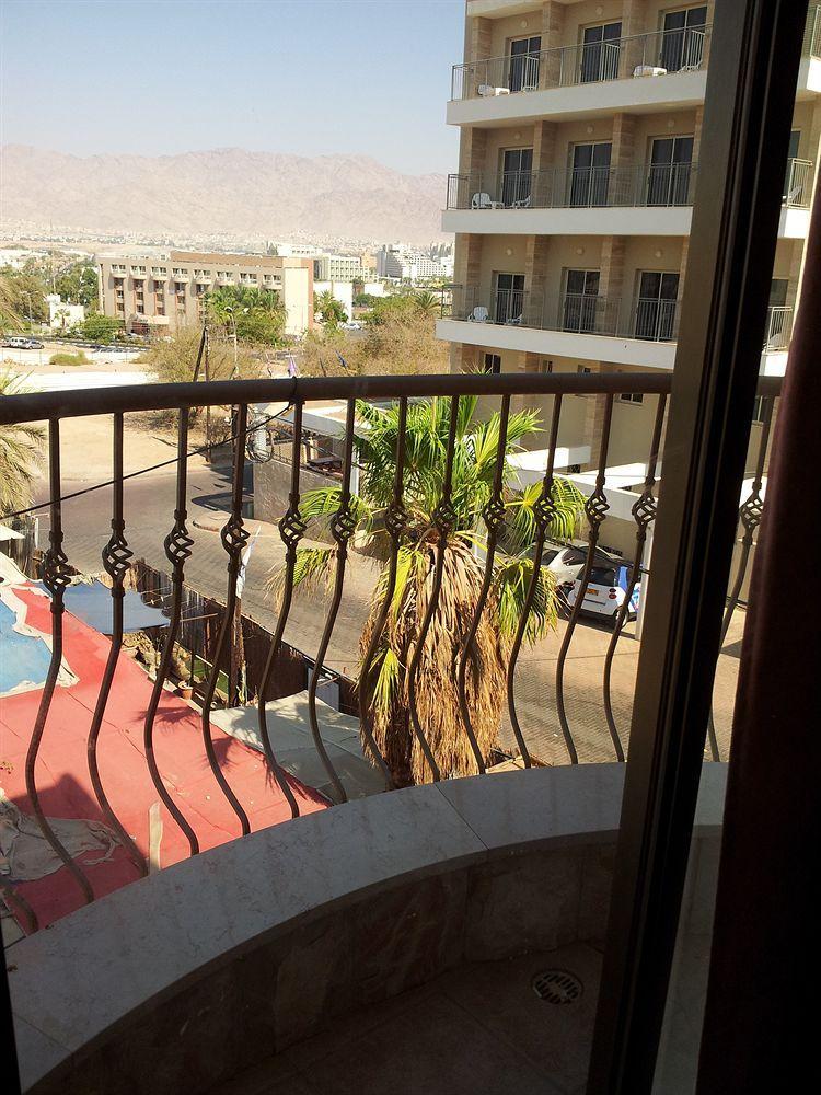 Faulty Towers Hotel Eilat Exterior foto