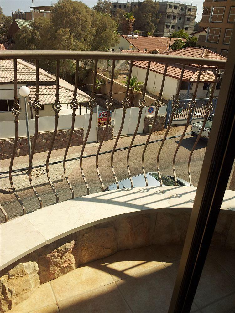 Faulty Towers Hotel Eilat Exterior foto