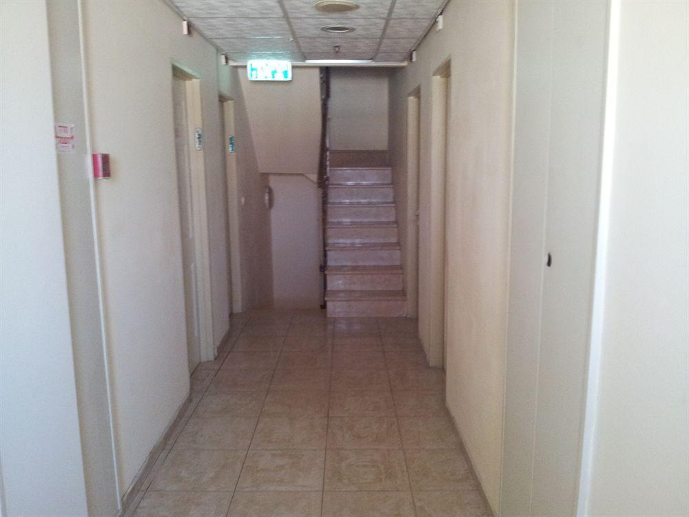 Faulty Towers Hotel Eilat Exterior foto