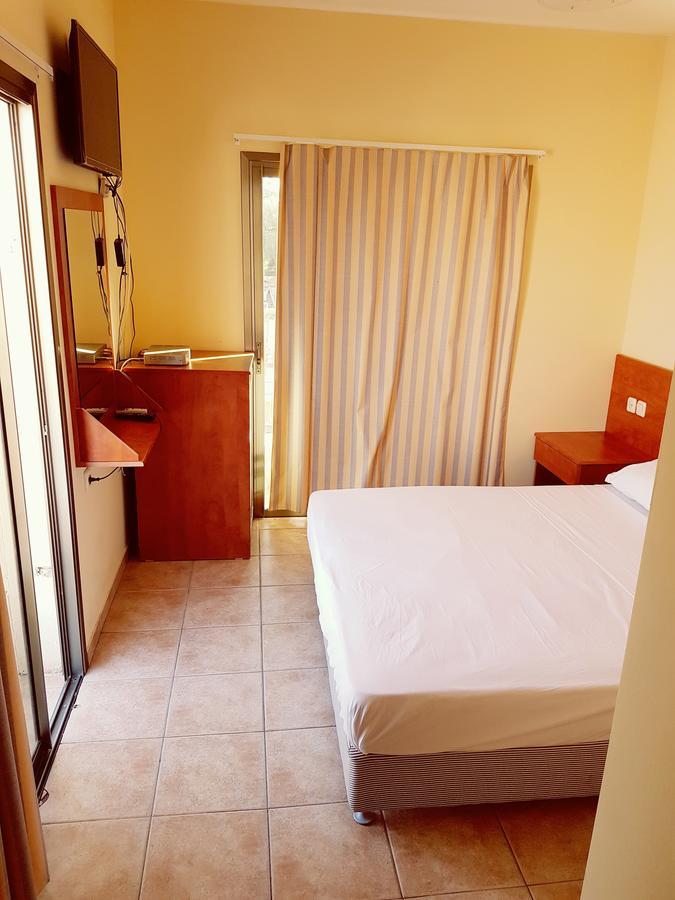 Faulty Towers Hotel Eilat Exterior foto